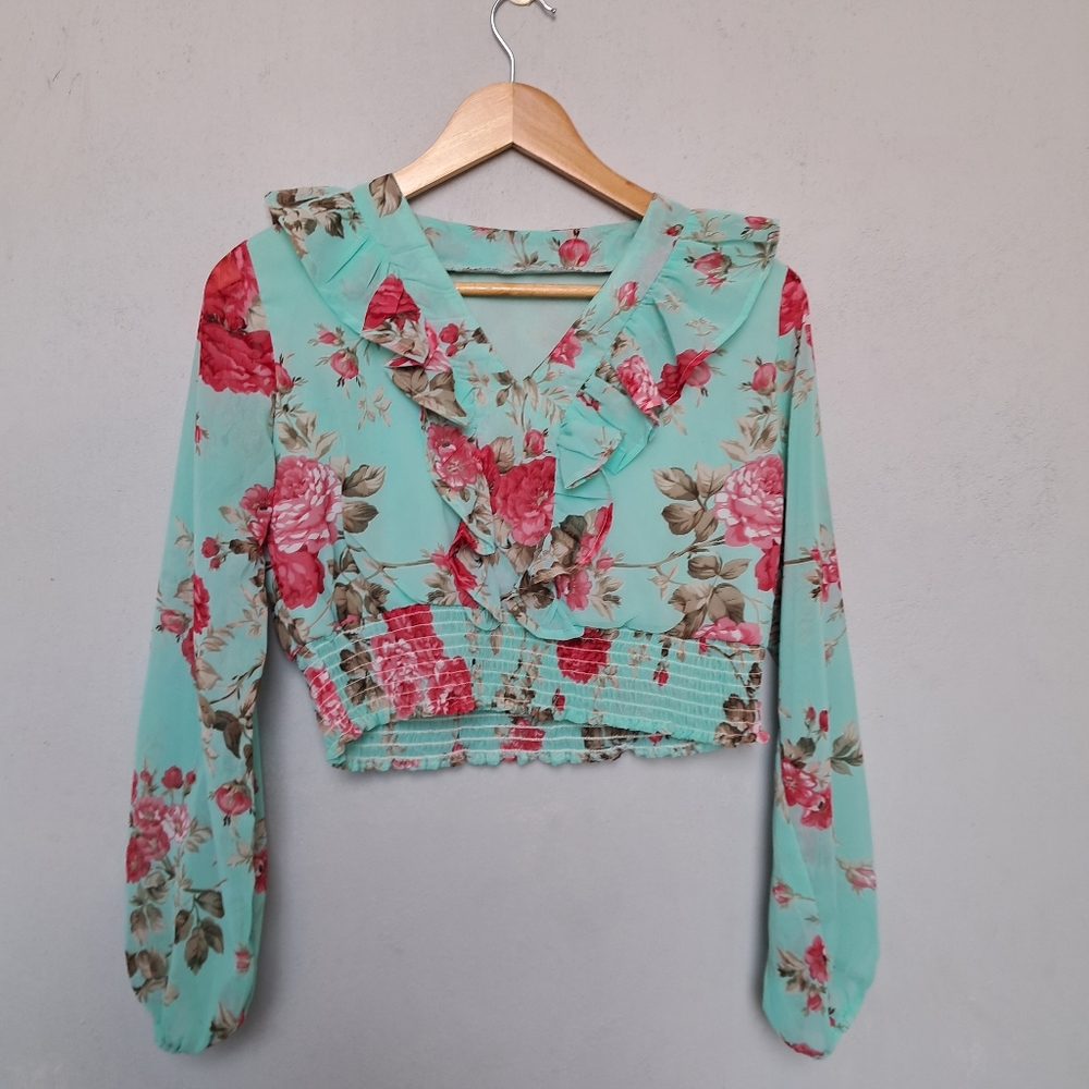 Lightweight Georgette Stylish Floral Crop Top / Blouse - Picture 3 of 9
